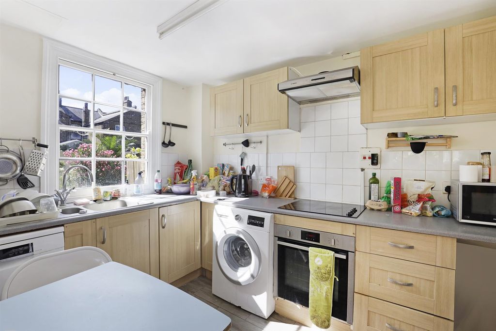Property photo 3 of 15 40,Liverpool Grove London, Se17 2Hj_1404.Jpg