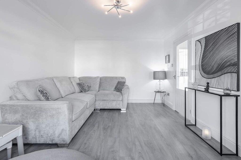 Property photo 3 of 32