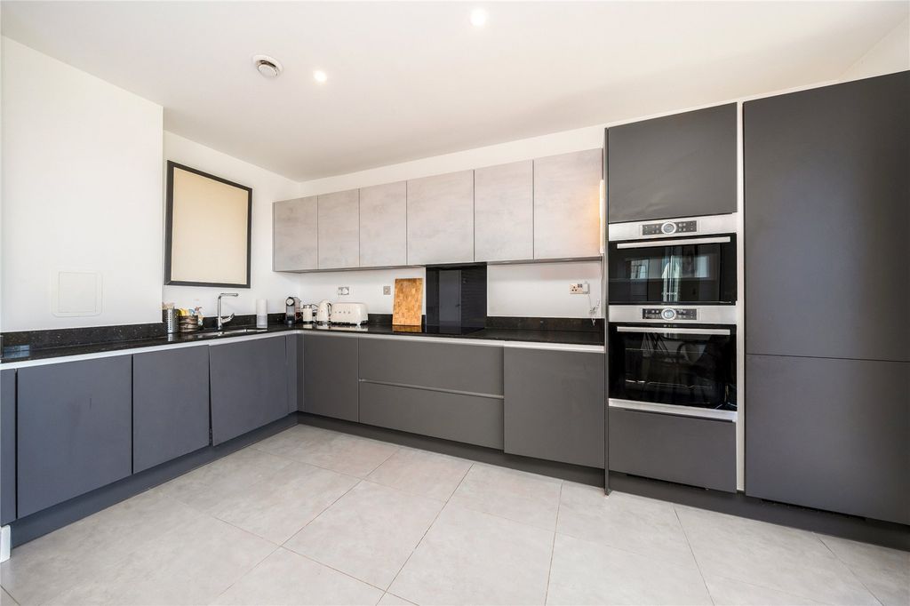 Property photo 3 of 13 Kitchen