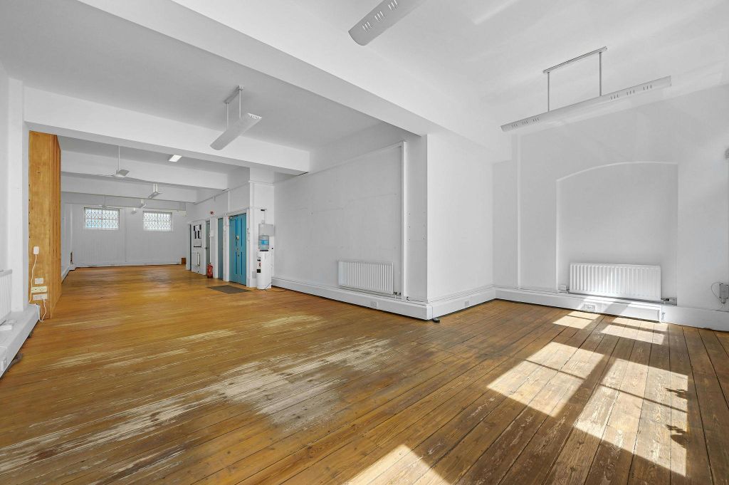 Property photo 3 of 13 Olbc65Leonardstreet1.Jpg