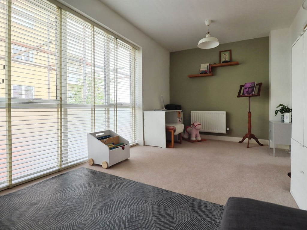 Property photo 3 of 22