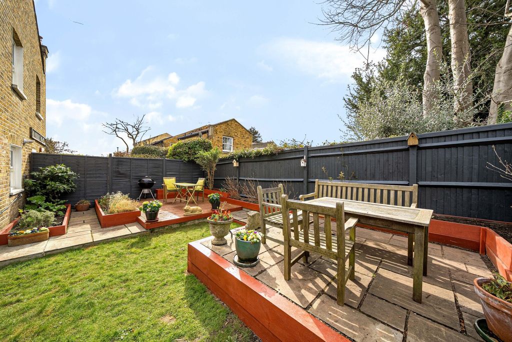 Property photo 1 of 18 Garden