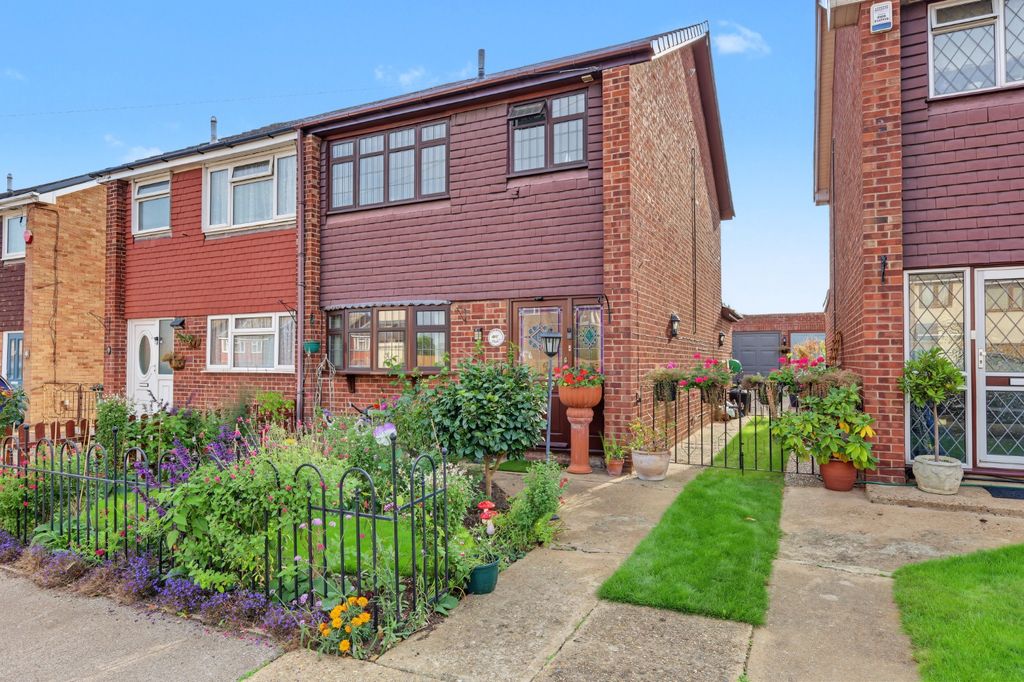 Property photo 1 of 15 5592090