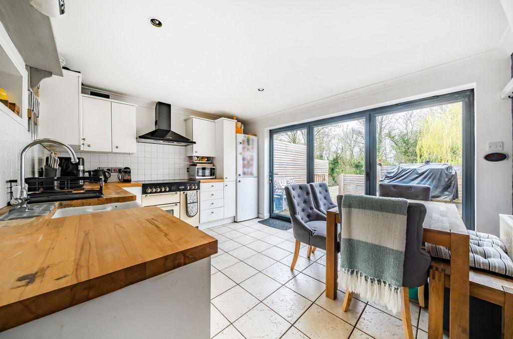 Property photo 3 of 14 Picture 3