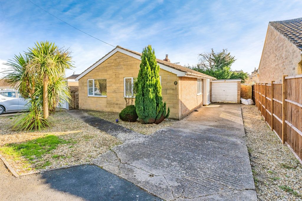 Property photo 2 of 17