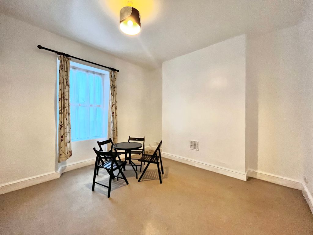 Property photo 2 of 5 Annex