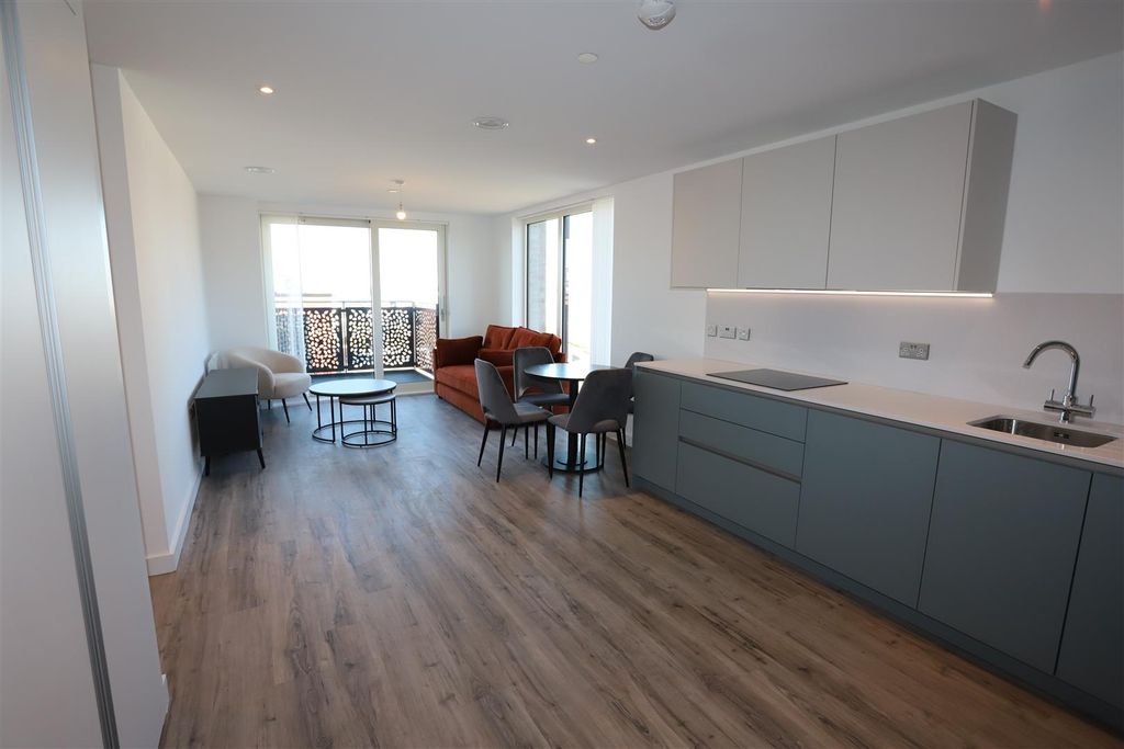 Property photo 2 of 10