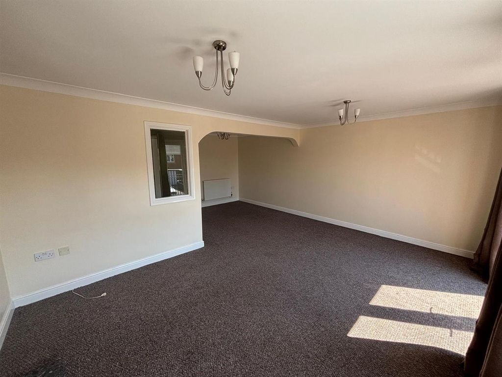 Property photo 3 of 19 15 Edgbaston Drive Lounge View 1.Jpg