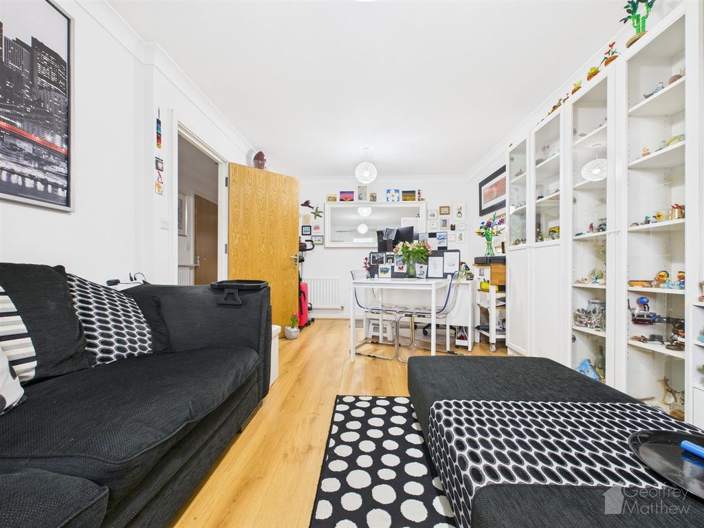 Property photo 3 of 11 Cam02365G0-Pr0383-Still013.Jpg