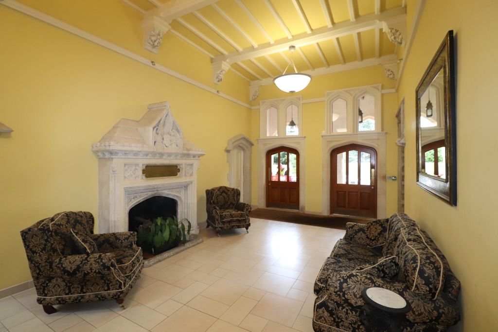 Property photo 3 of 10 Communal Reception