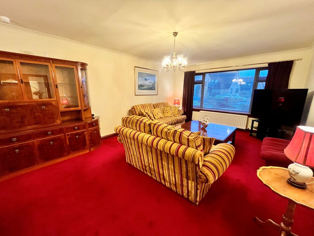 Property photo 2 of 27