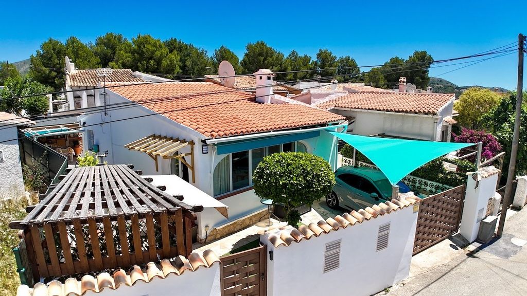 Property photo 1 of 37