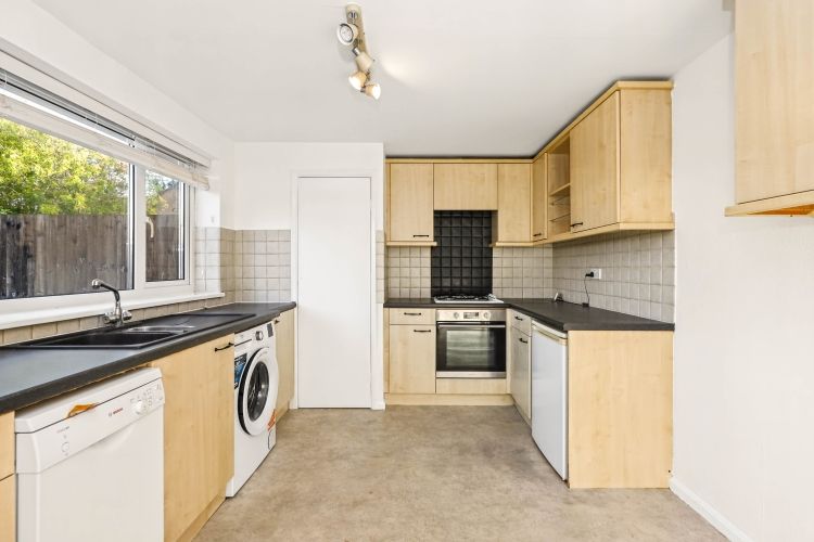 Property photo 2 of 12 341705