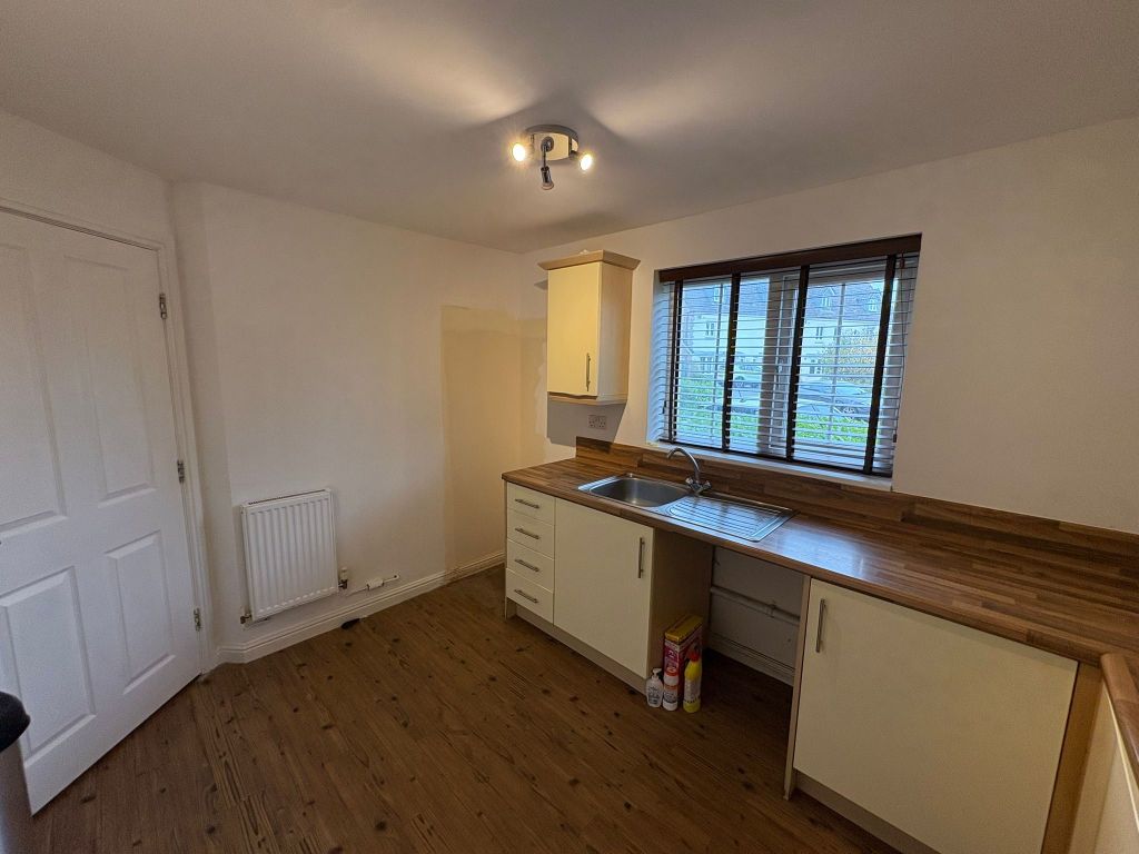 Property photo 3 of 10 Balcony