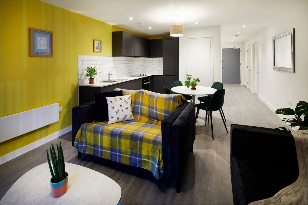 Property photo 2 of 13