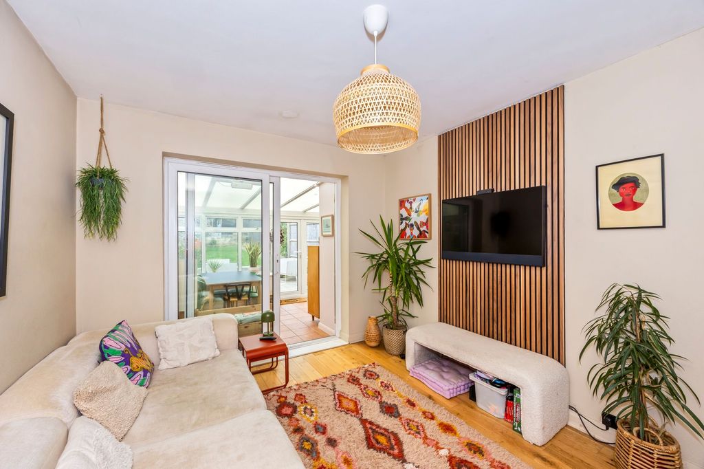 Property photo 2 of 18