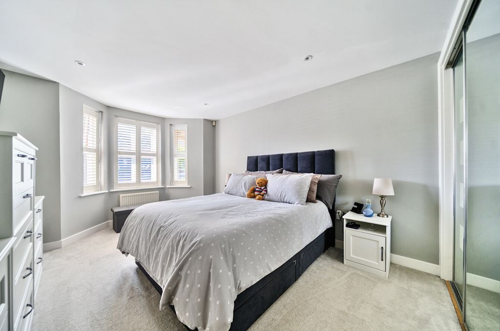 Property photo 3 of 17 1311680-7-685061d...