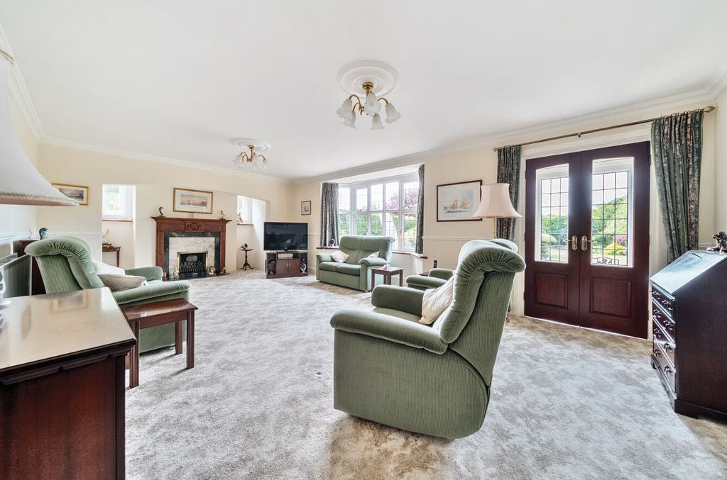 Property photo 2 of 21 1328953-1-6880Bb5...