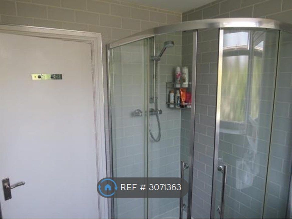 Property photo 3 of 10 Bathroom