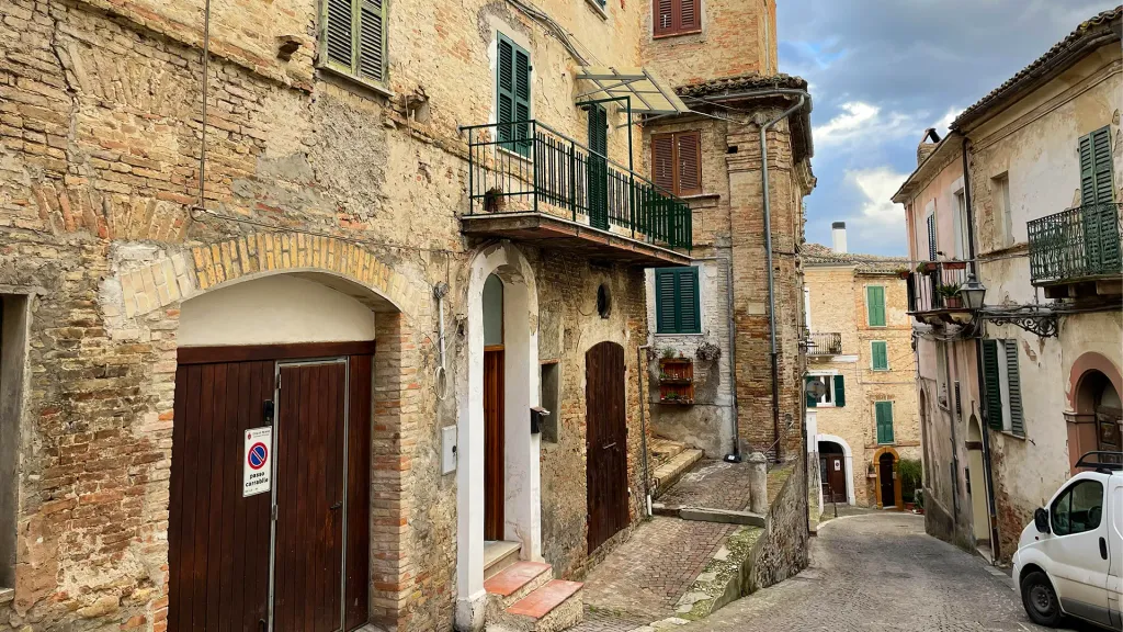 Property photo 3 of 20