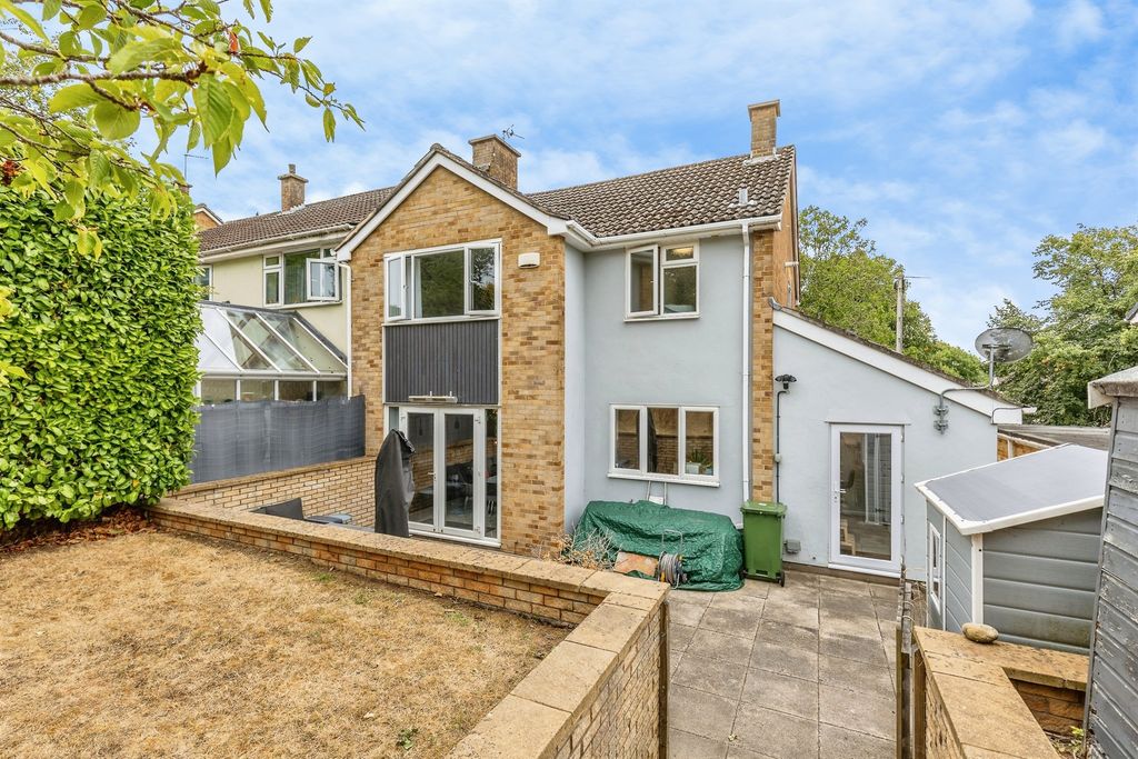 Property photo 2 of 23