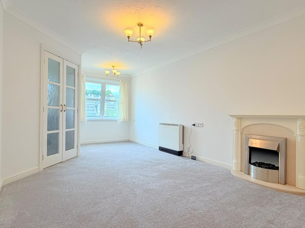 Property photo 2 of 10 Living Room