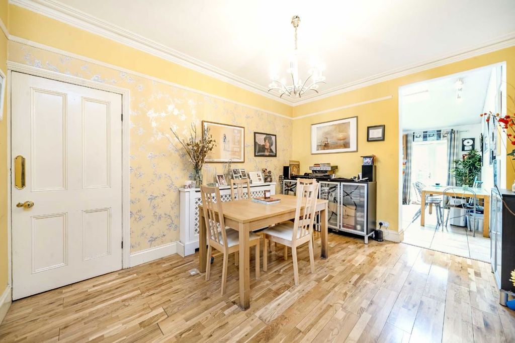 Property photo 3 of 5