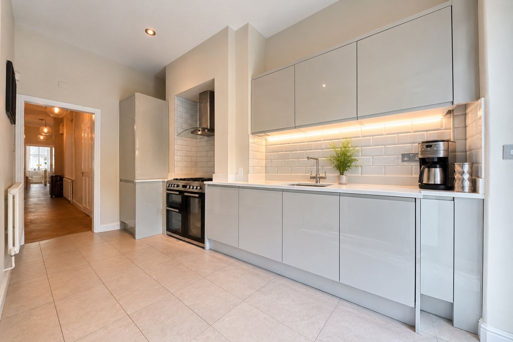 Property photo 3 of 13 Kitchen