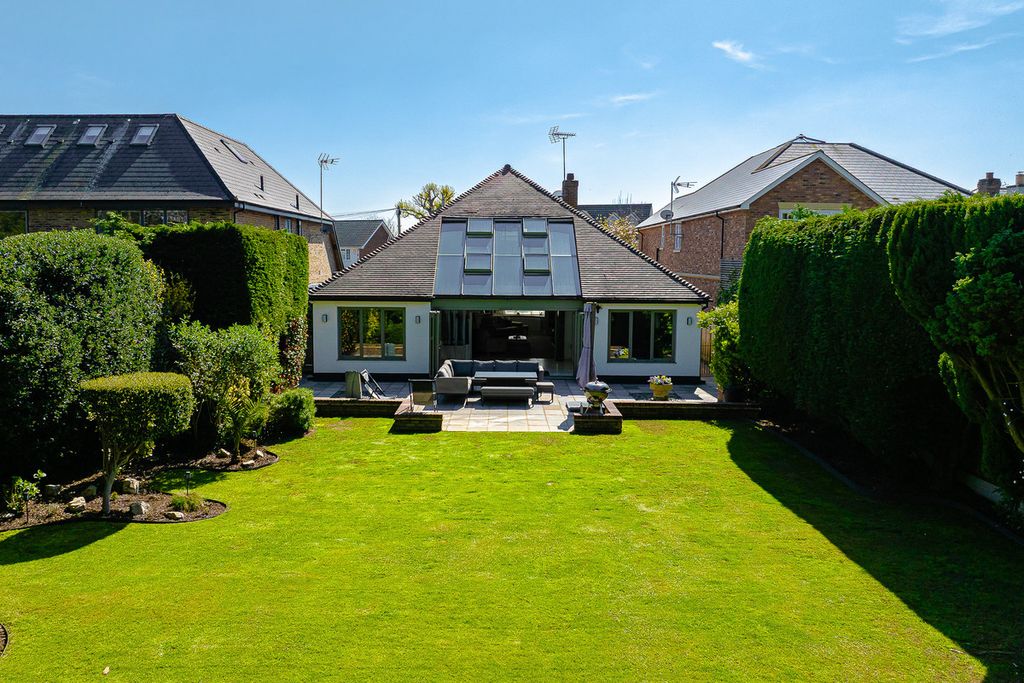 Property photo 3 of 37