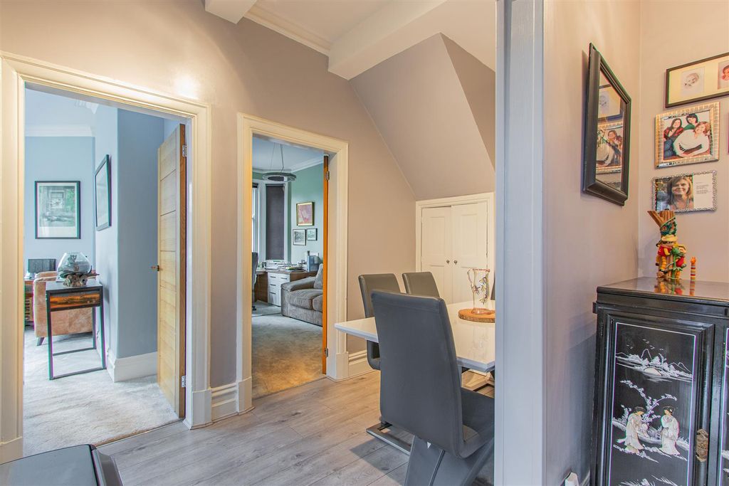 Property photo 3 of 15 Penhill Road 18, 2-7.Jpg