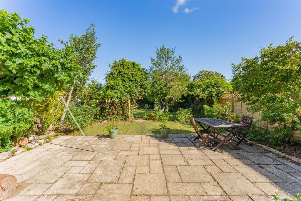 Property photo 2 of 36