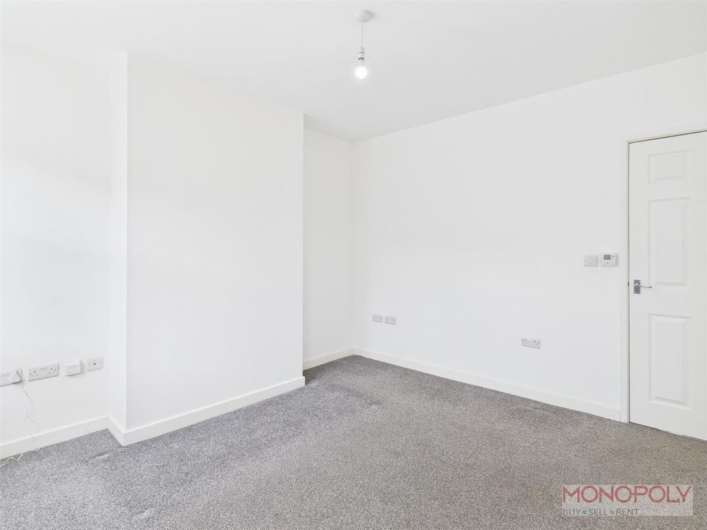 Property photo 3 of 24 Cam01943G0-Pr0543-Still001.Jpg