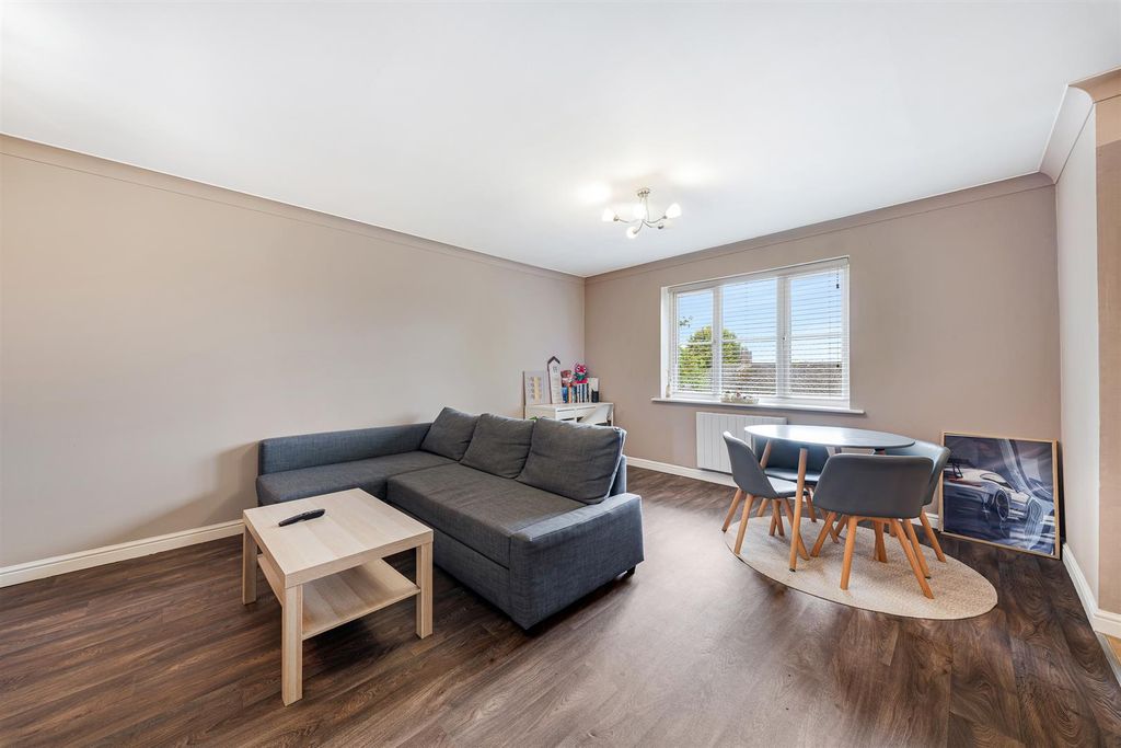 Property photo 2 of 20 55 Medway Court-7.Jpg