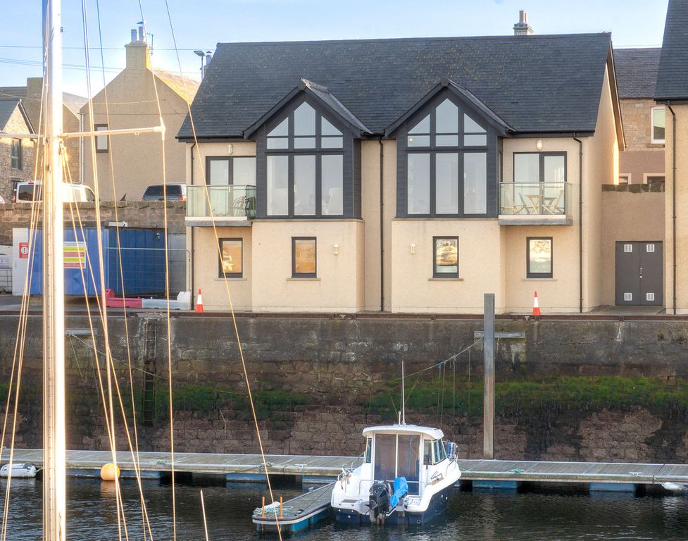 Property photo 3 of 32