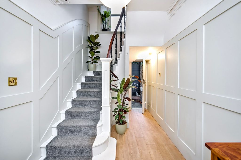 Property photo 3 of 21 Property Image 3