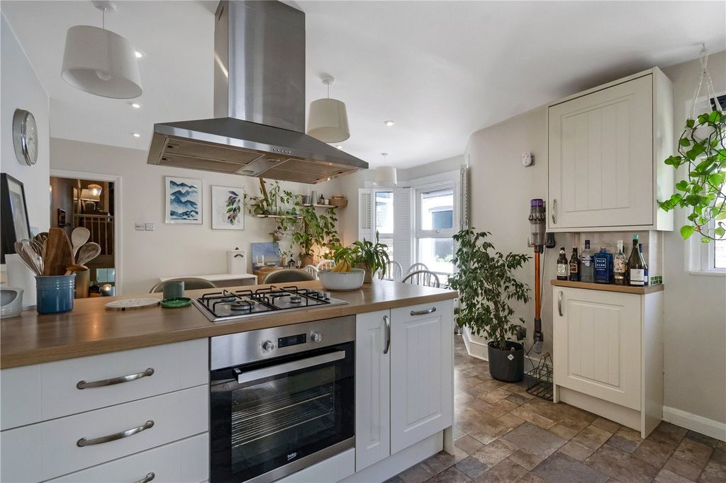 Property photo 3 of 14 Kitchen