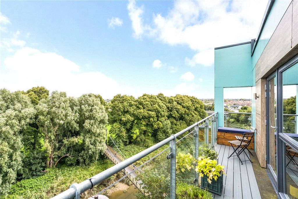 Property photo 1 of 12 Terrace