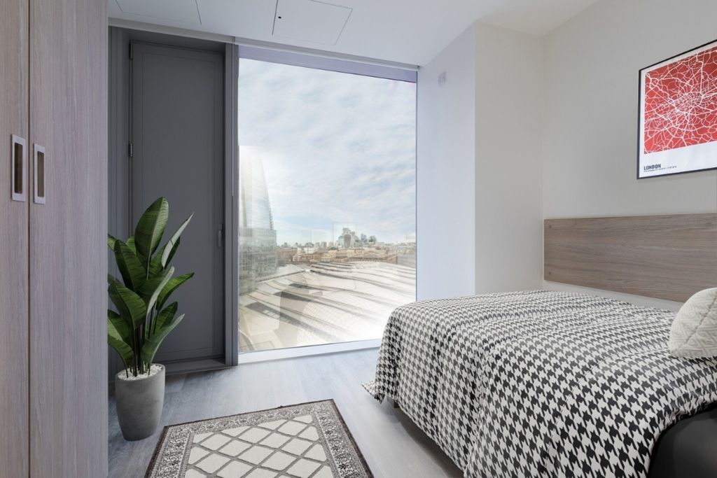 Property photo 1 of 21 Bedroom