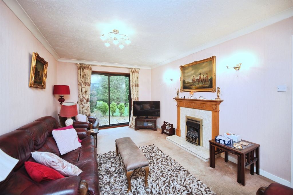 Property photo 2 of 21