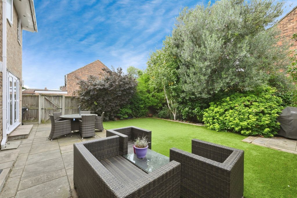 Property photo 3 of 25