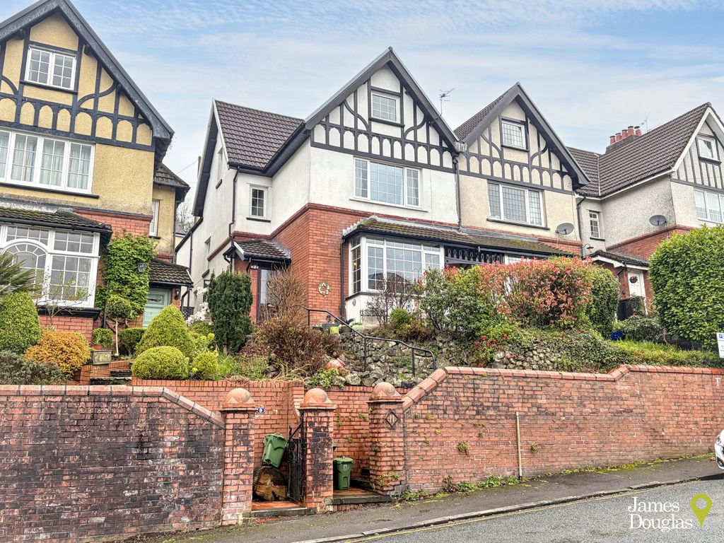 Property photo 1 of 20 Front1 (7)