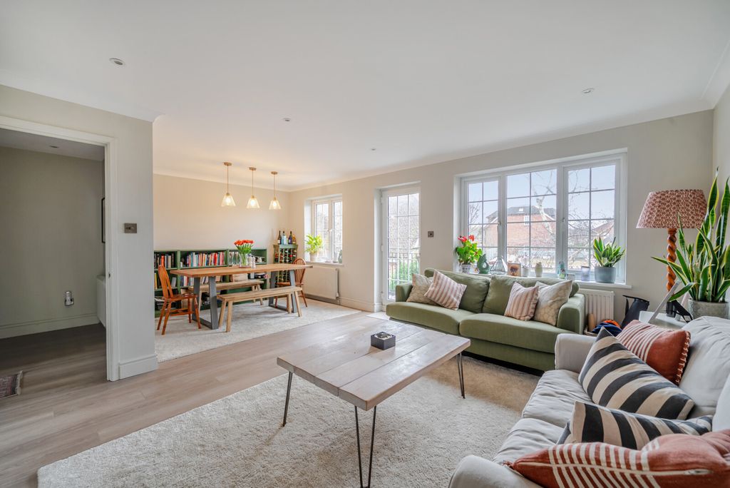 Property photo 2 of 13 Sitting/Dining Room