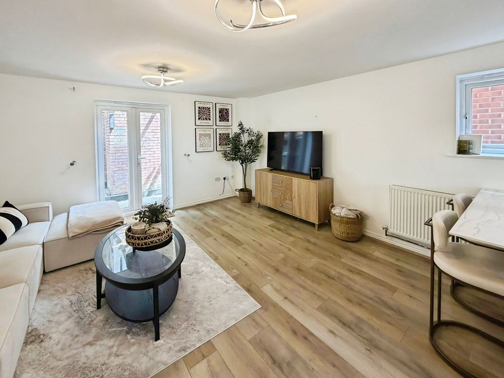 Property photo 3 of 32