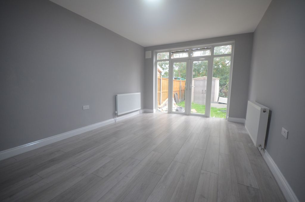Property photo 1 of 6 Two Bedroom Flat