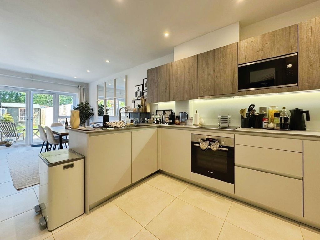 Property photo 2 of 15 Pbox-Img.Jpg