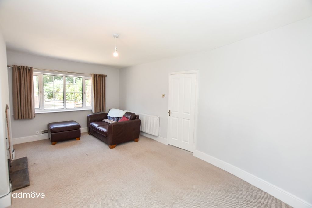 Property photo 3 of 19 Photo 5