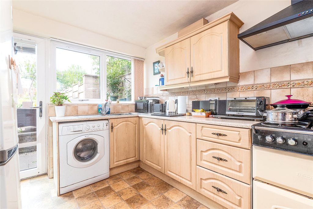 Property photo 2 of 33 Picture No. 22