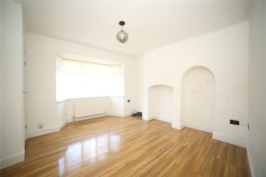 Property photo 2 of 15 4.Jpg