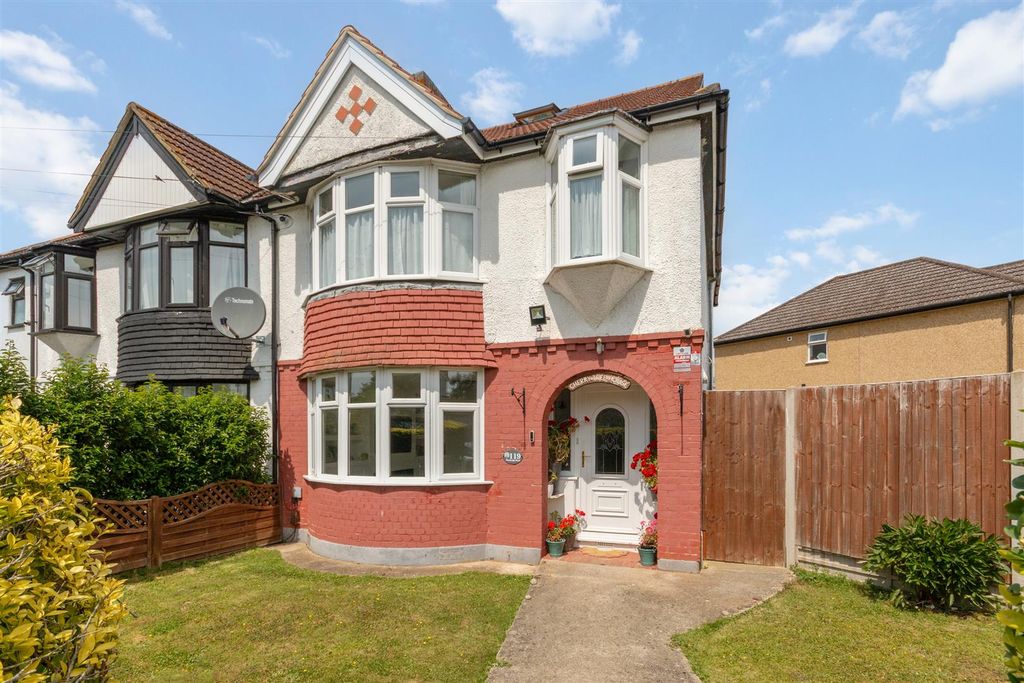 Property photo 1 of 12 Monkleigh Road
