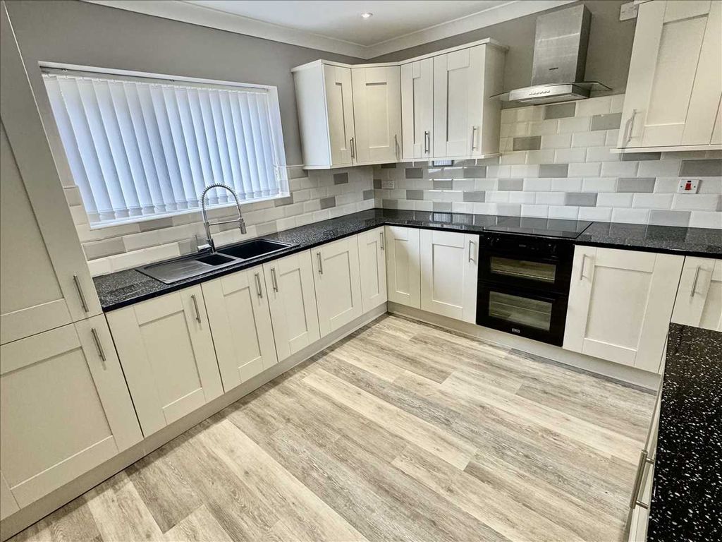 Property photo 3 of 14 Dining Kitchen Comprising